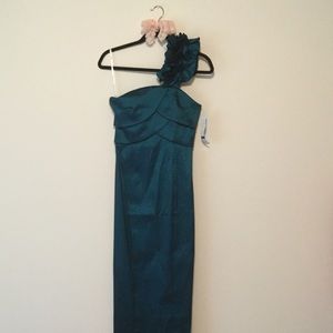 NWT snap Metallic Teal One Shoulder Floral Detail Long Evening Dress